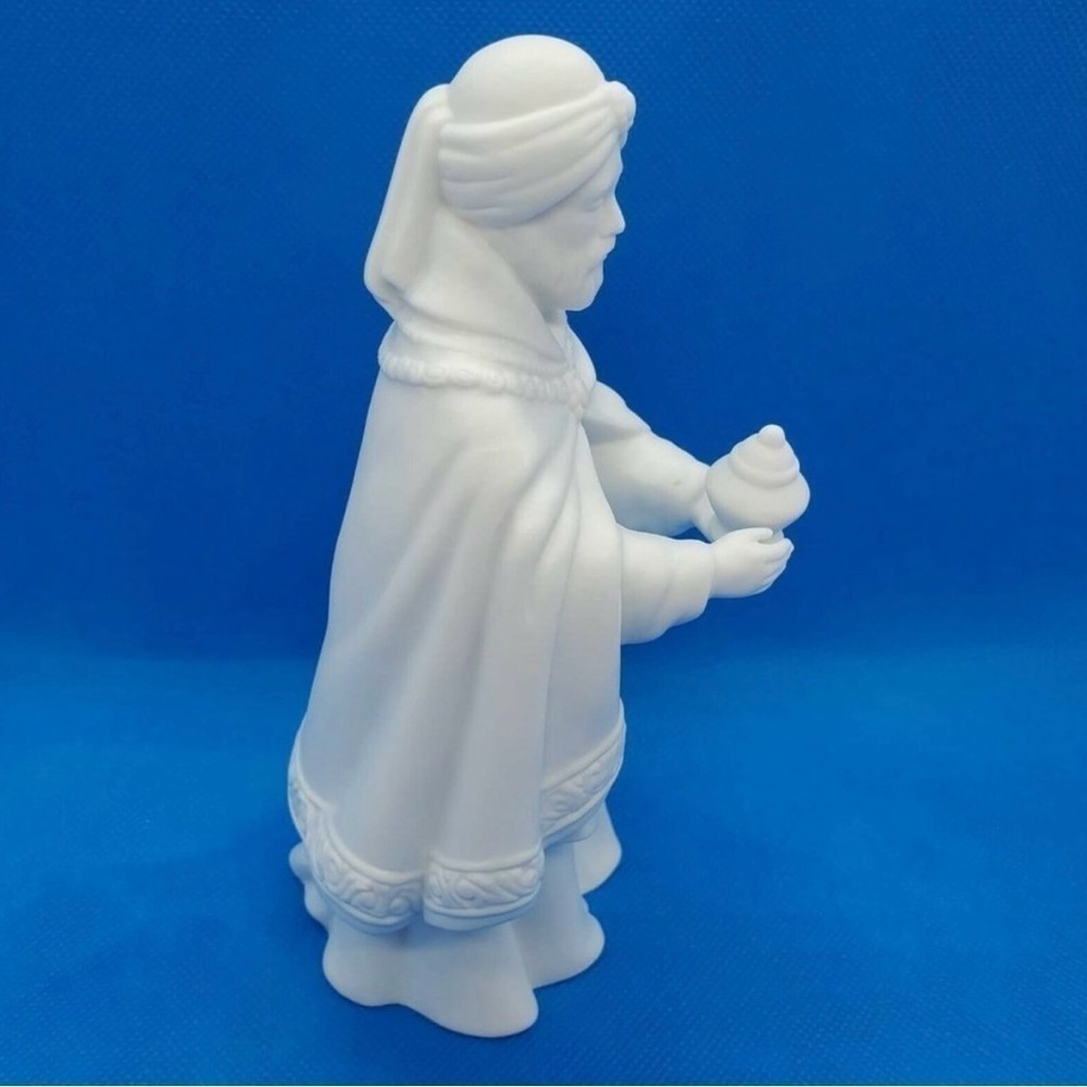 Avon Nativity Collectibles Magi Balthasar Bisque White Porcelain Figurine NIB - Picture 2 of 7